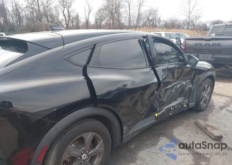 2022 Ford Mustang Mach-E Select z USA, uszkodzony, nr VIN 3FMTK1RM3NMA44481